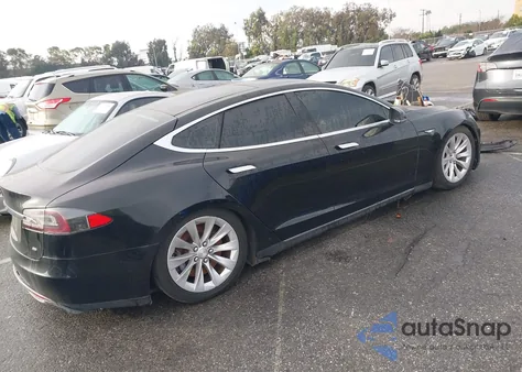 2013 Tesla Model S из США, поврежденный, VIN 5YJSA1DN7DFP05788